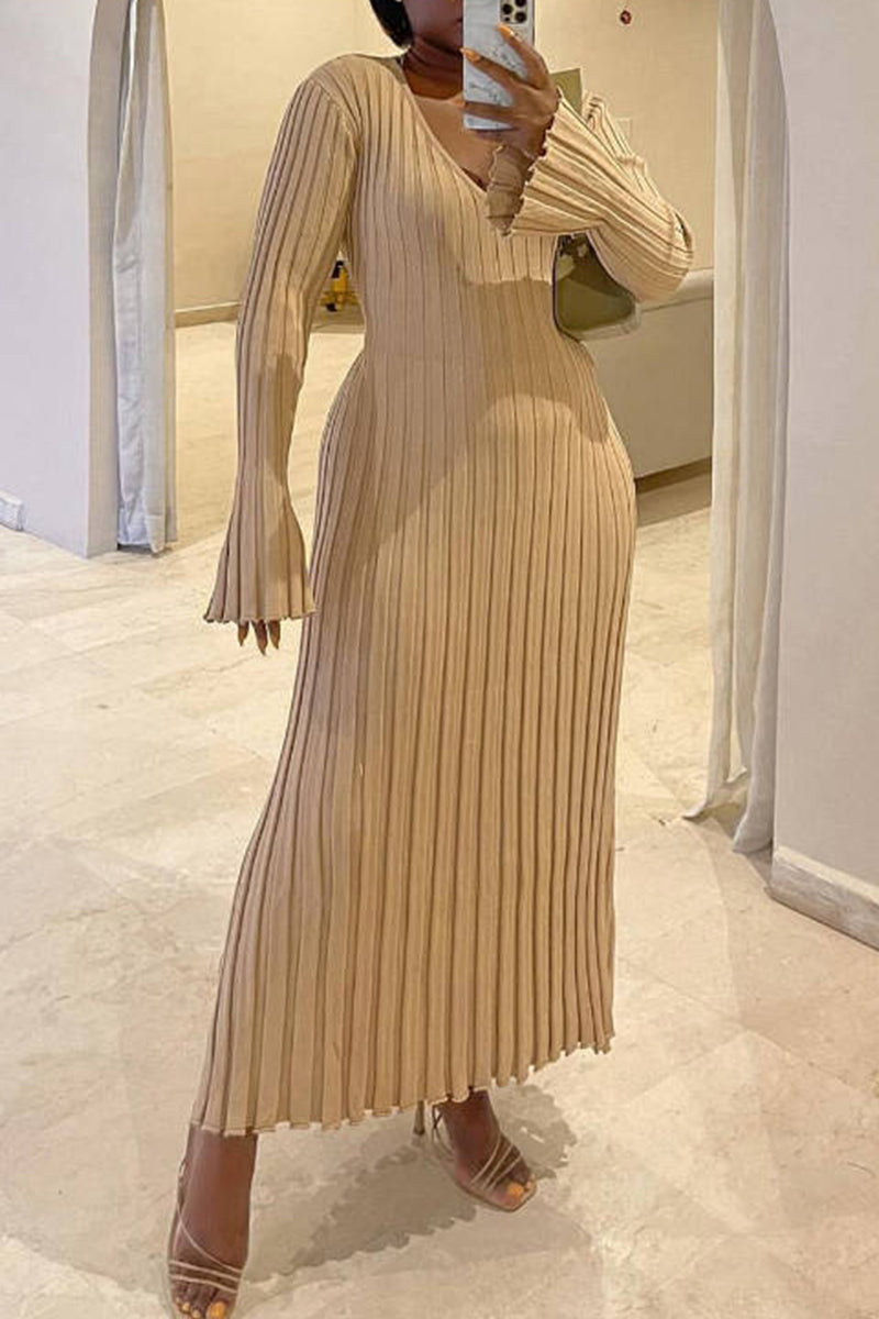 Valeria® | Casual solid color V-neck pleated dresses
