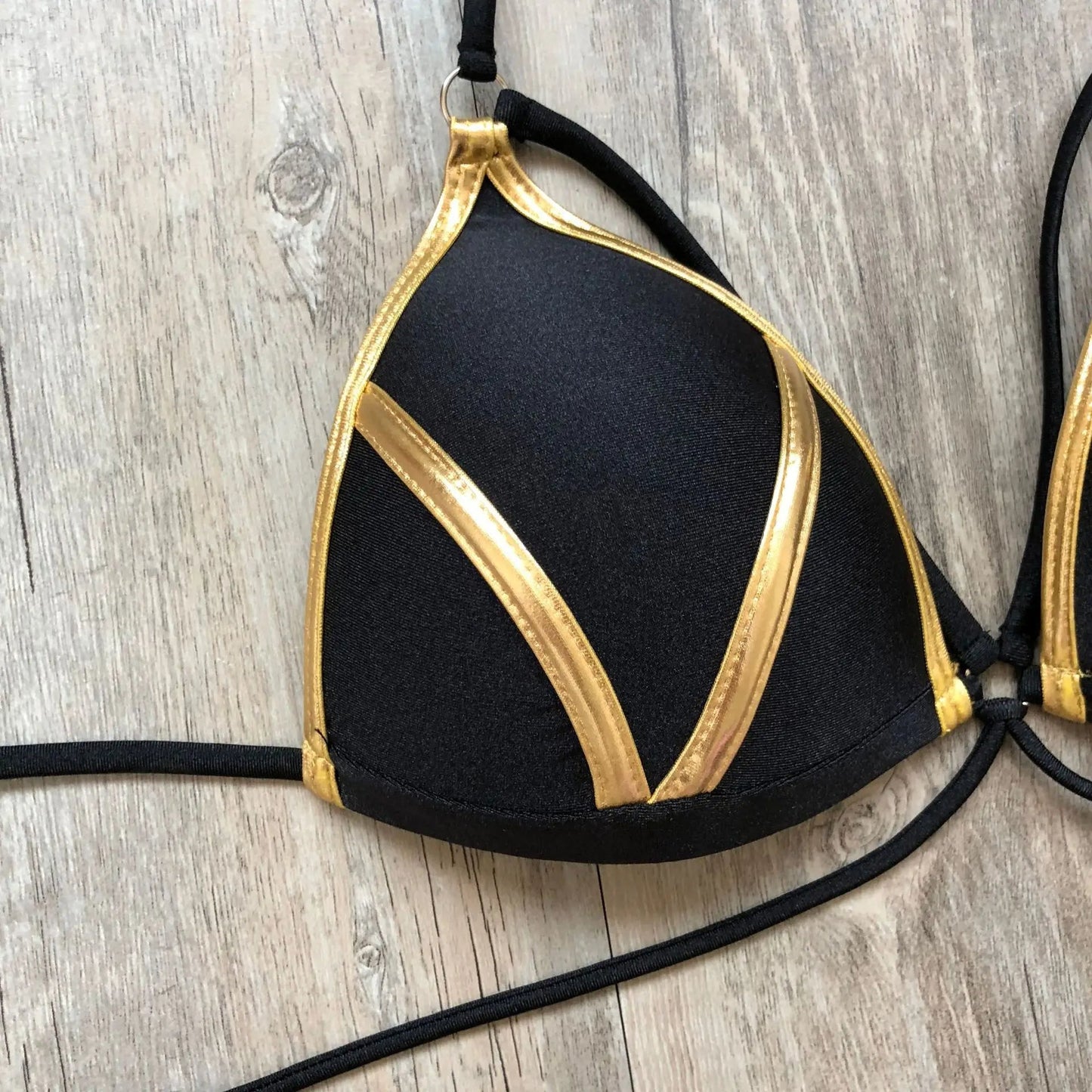 Flor® | Effortless and trendy bikinis