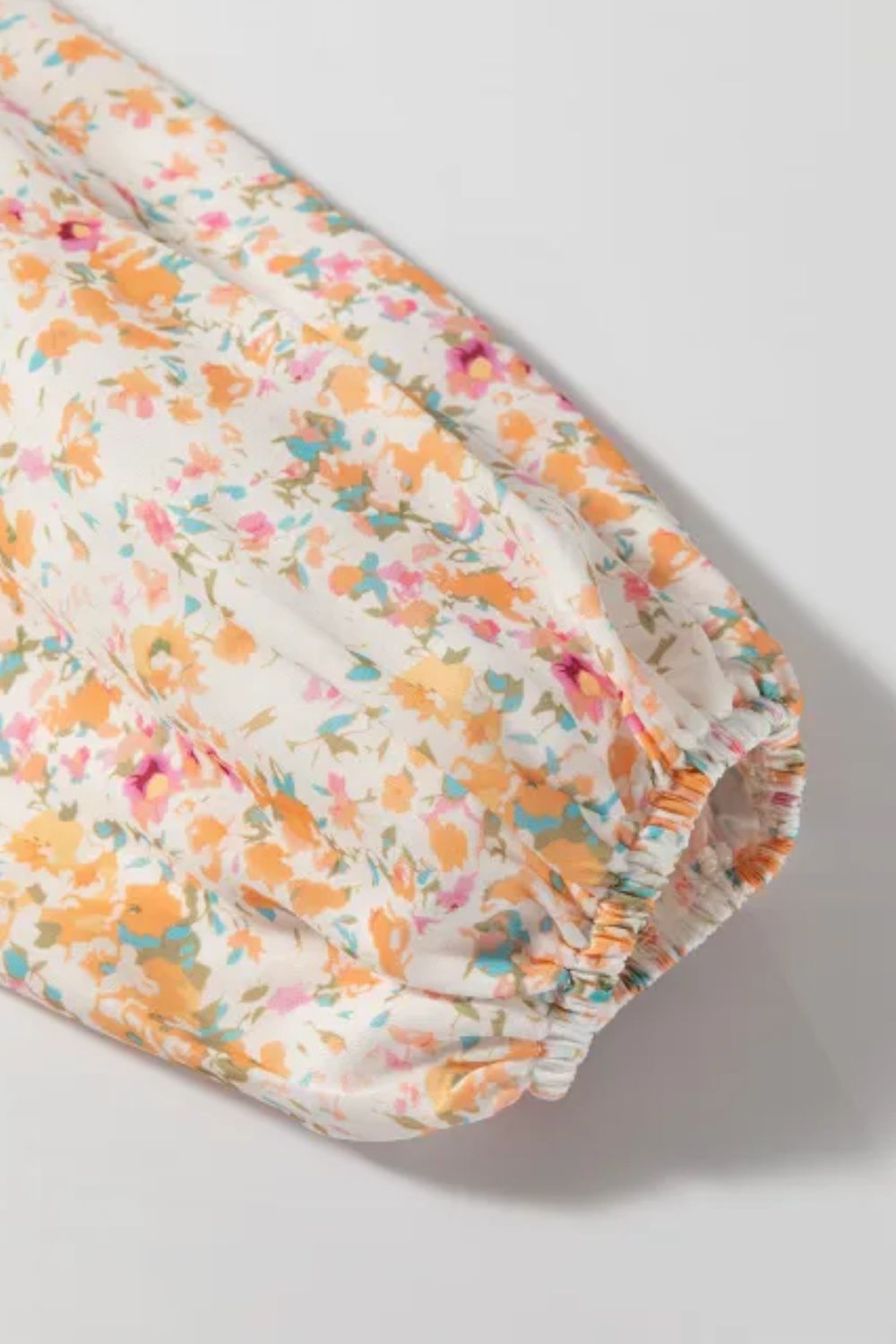 Hana® | Printed mini dress with V-neck and balloon sleeves