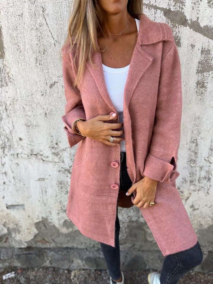 Ariadna® | Waterproof coat with lapel collar