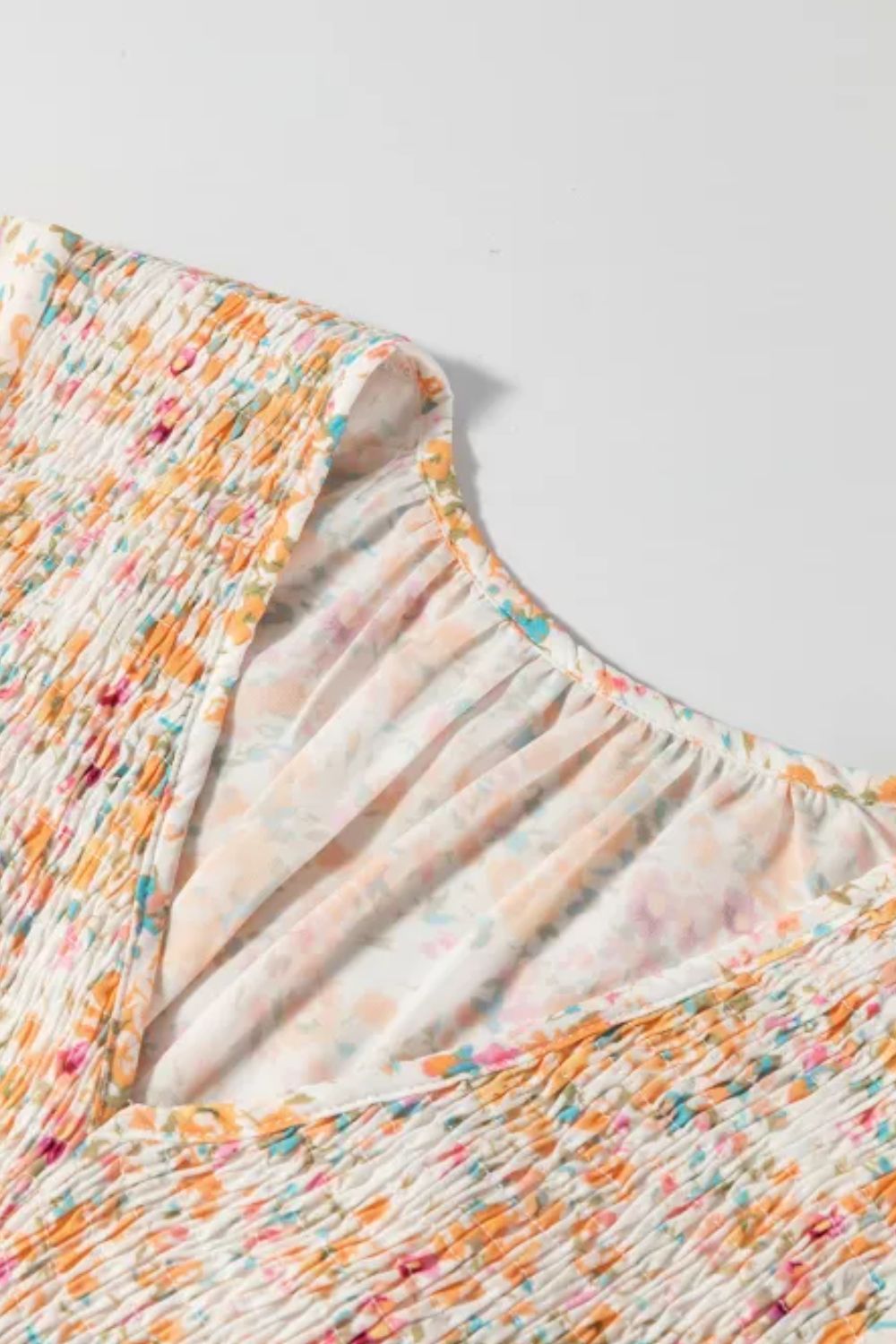 Hana® | Printed mini dress with V-neck and balloon sleeves