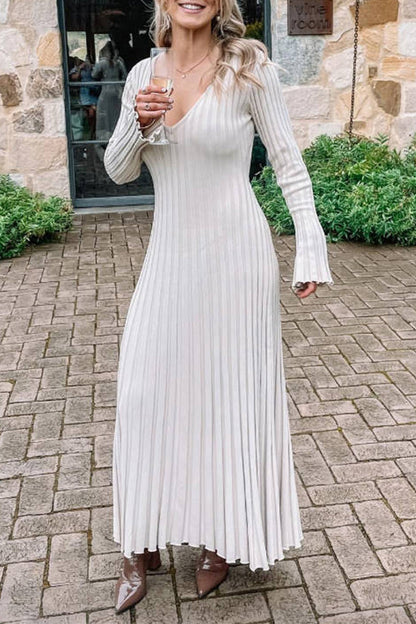 Valeria® | Casual solid color V-neck pleated dresses