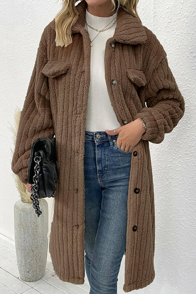 Abigail® | Elegant outerwear with plain buttons and turn-down collar