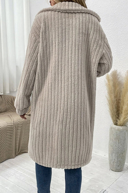 Abigail® | Elegant outerwear with plain buttons and turn-down collar