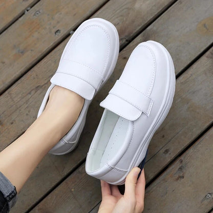 Lia® | Relaxed and stylish   sneakers