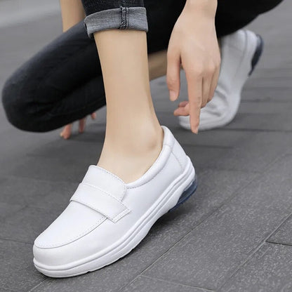 Lia® | Relaxed and stylish   sneakers