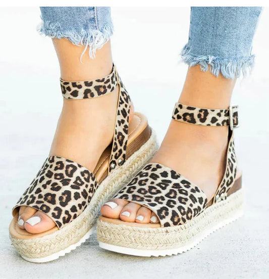 Aquilina® | Fashionable Sandals For Women
