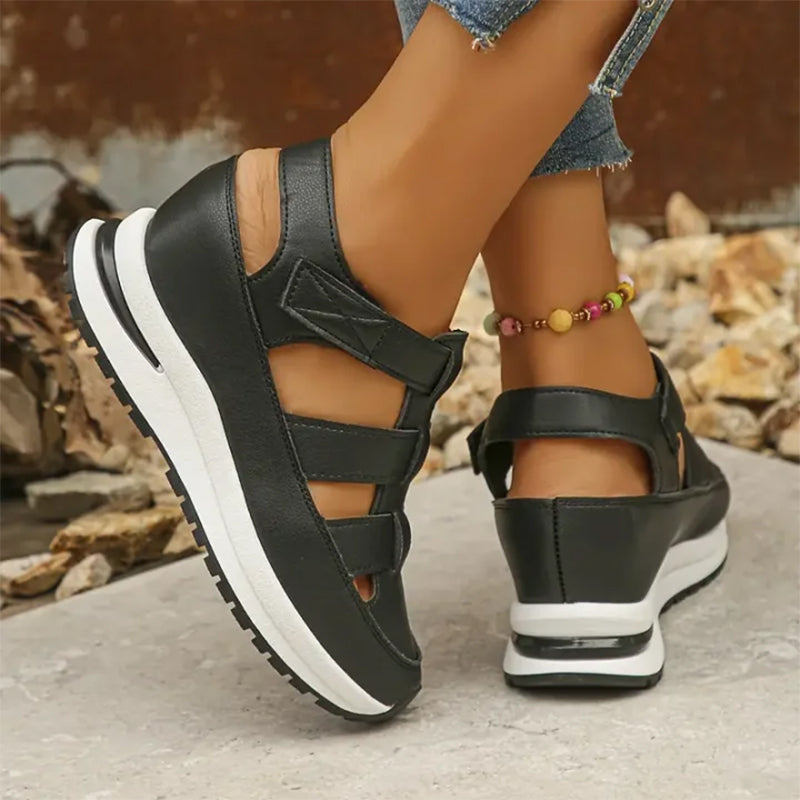 Nina® | Urban closed toe sandals